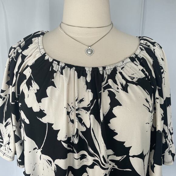 Casual Top Plus Size 2X Black Cream Floral Peplum Ruffle Boho Short Sleeve Flowy - Picture 2 of 10